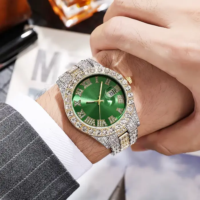 Montre de luxe Hip Hop en acier inoxydable pour hommes, couleur or, calendrier, strass pavés glacés