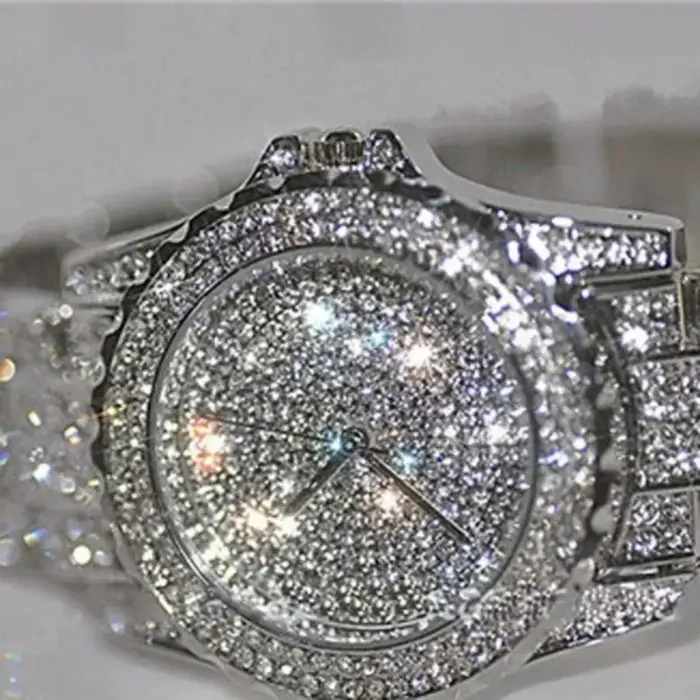 Montres plein de diamants pour femmes de luxe haut de gamme Hip Hop numéro montre à Quartz pour hommes mode acier étanche horloge montre-bracelet