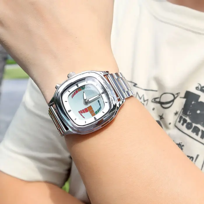 Montre à quartz pour hommes avec éclairage affichage numérique et dynamique des chiffres montre-bracelet futuriste rétro créative avec bracelet en acier inoxydable