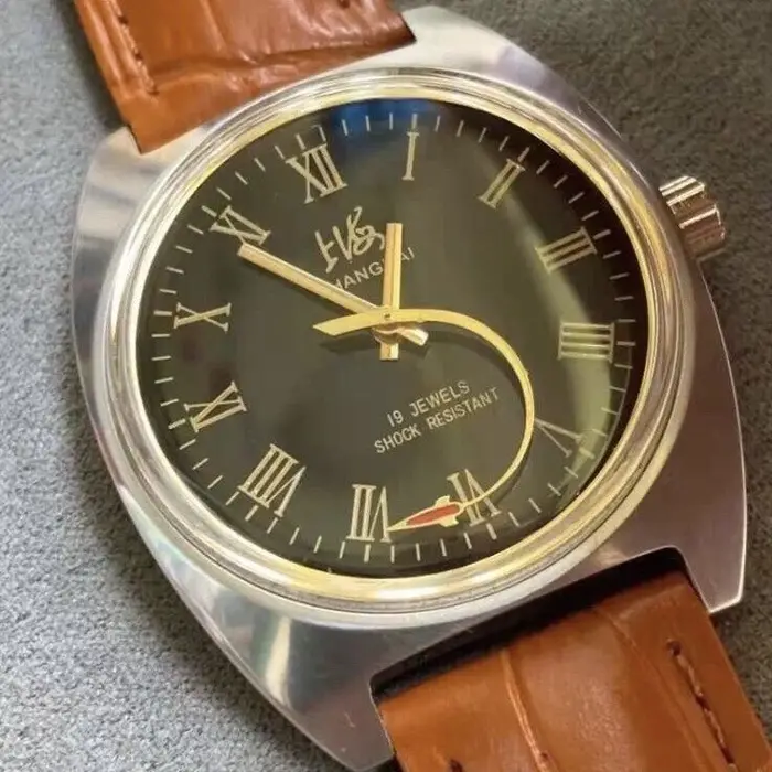 Montre mécanique, mouvement diamant 8120ZH 19, enroulée manuellement, aiguille d'avion drapeau rouge, disque romain, nouvelle collection 2025