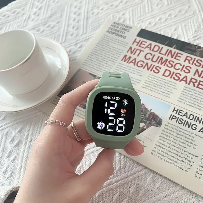 Montre électronique de sport pour enfants
