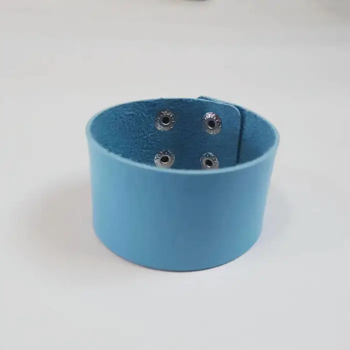 Bracelet large en cuir de vachette pour hommes et femmes, bracelets de manchette réglables, bracelet