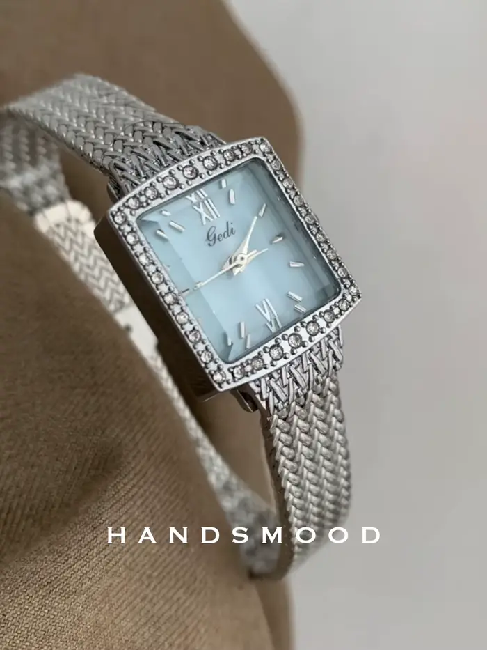 Montre de luxe pour femme de ton bleu