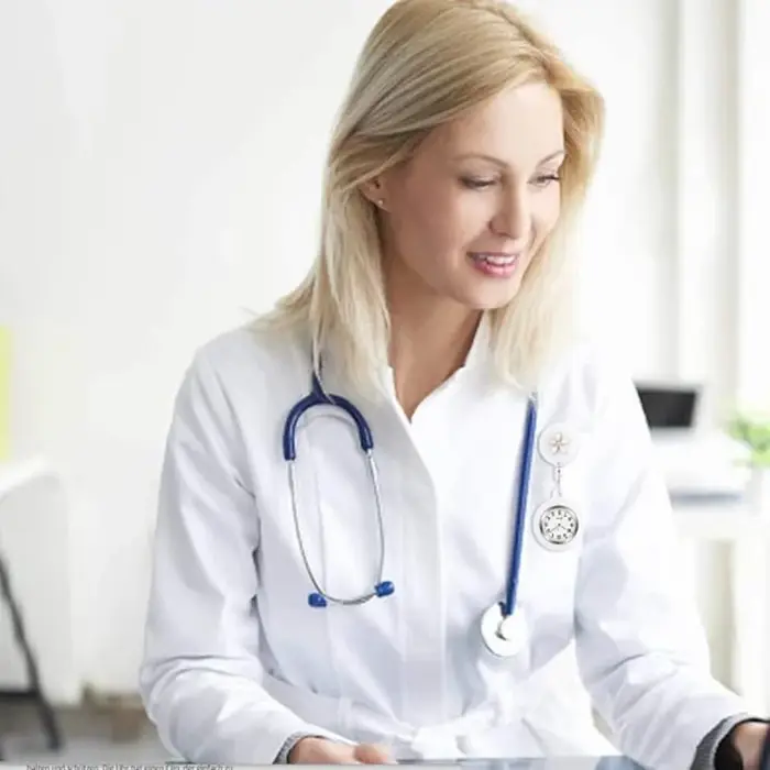 Montre à clipser pour infirmière