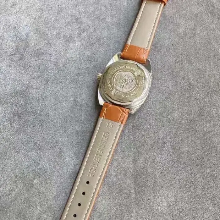 Montre mécanique, mouvement diamant 8120ZH 19, enroulée manuellement, aiguille d'avion drapeau rouge, disque romain, nouvelle collection 2025