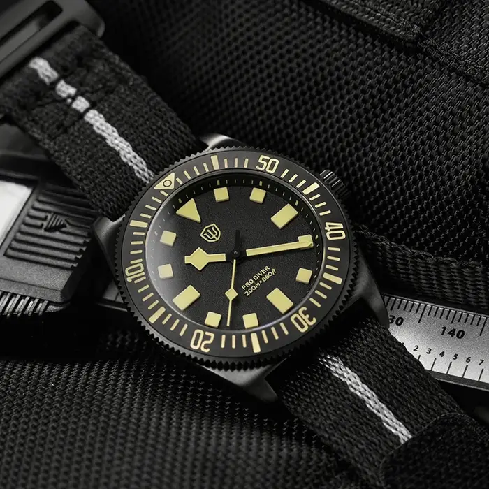 Watchdives EXD V2 montre à Quartz Grade 2 titane VH31 mouvement de balayage