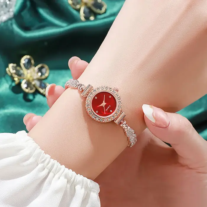 Montre à Quartz avec Strass pour Femme, Petit Cadran, Bracelet Mince, Accessoires Réglables Librement