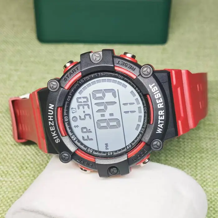 Montre électronique de Sport pour homme