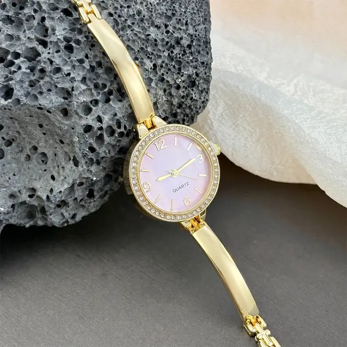 Montre minimaliste pour femme : montre-bracelet à cadran rond et bracelet fin incurvé