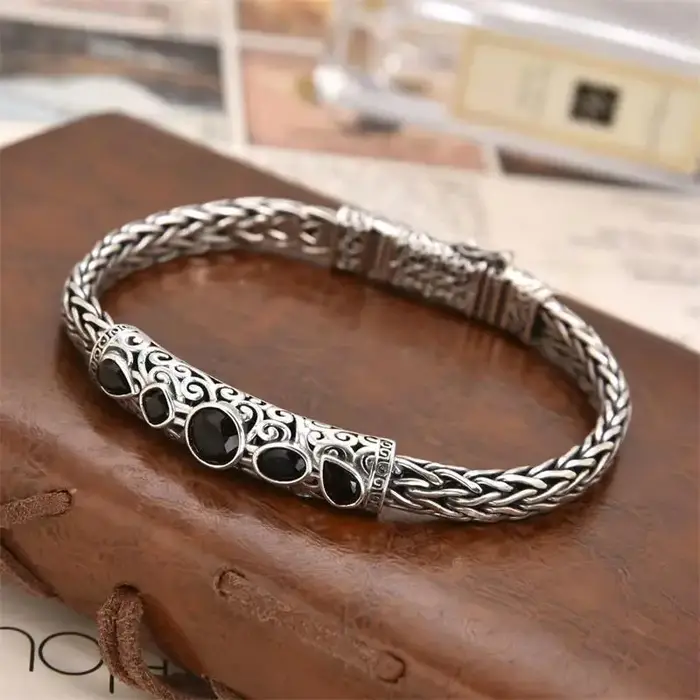 Bracelet en diamant noir tissé à la main pour hommes