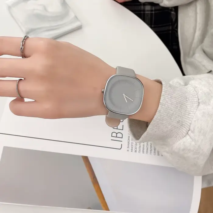 Montres carrées simples pour femmes
