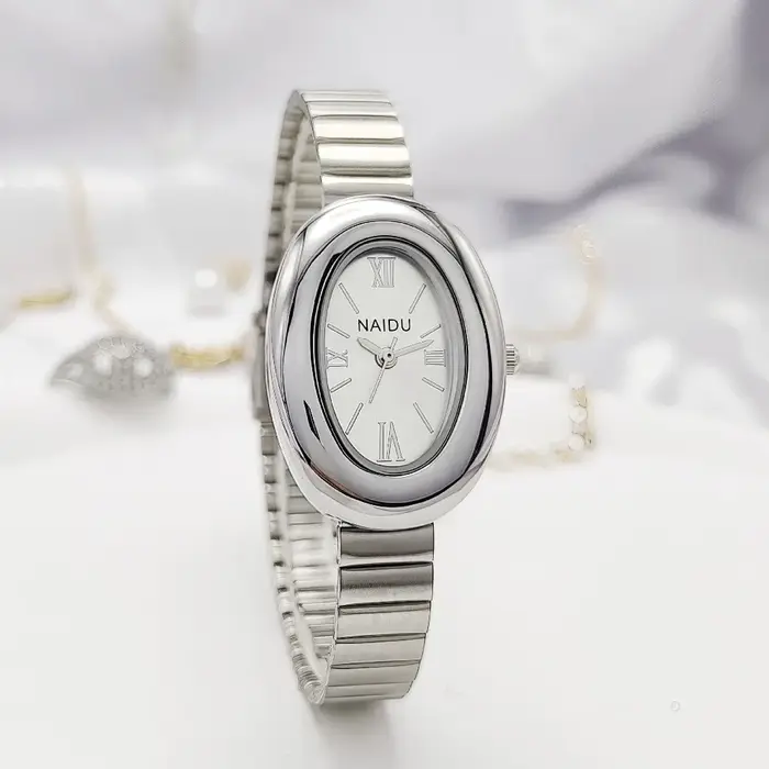Montres ovales pour femmes avec bracelet en acier inoxydable