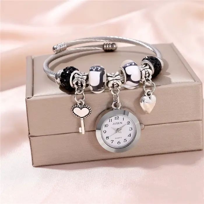 Montre-bracelet pour femme avec pendentif d'amour à la mode