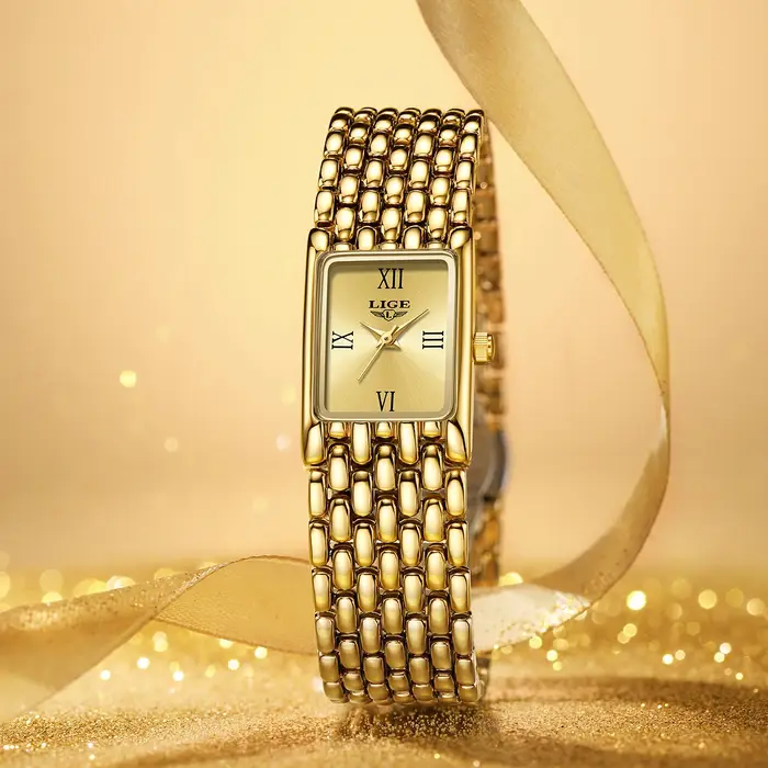 Petite montre carrée en or pour femme