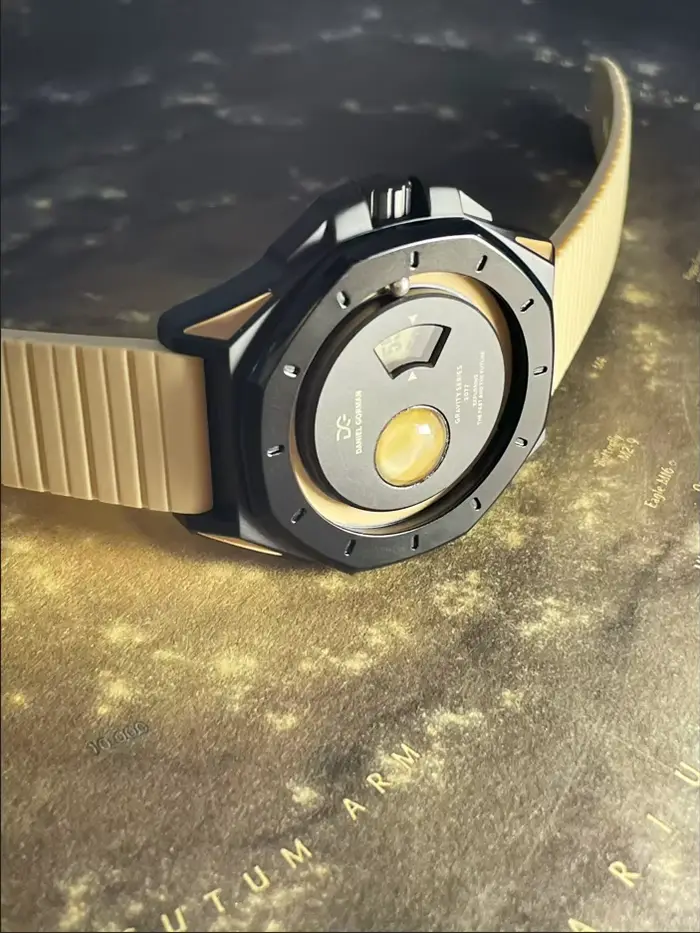Montre 8 planètes : Pluto