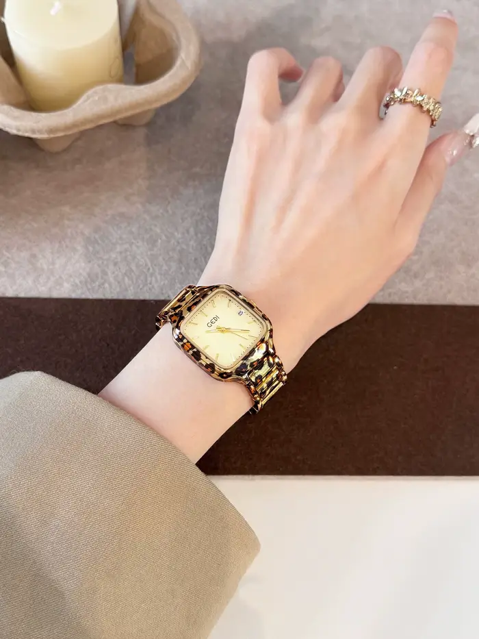 2025 Nouvelle montre de mode d'inspiration vintage pour femmes imprimé léopard boîtier carré en acier inoxydable montre-bracelet à quartz pour dames horloge cadeau