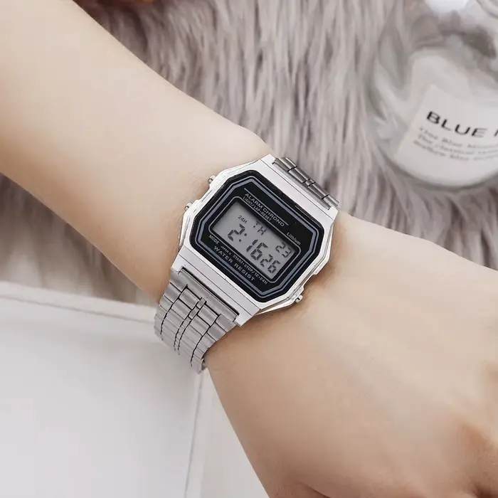 Femmes hommes unisexe montre or argent noir Vintage LED numérique sport militaire montres électronique