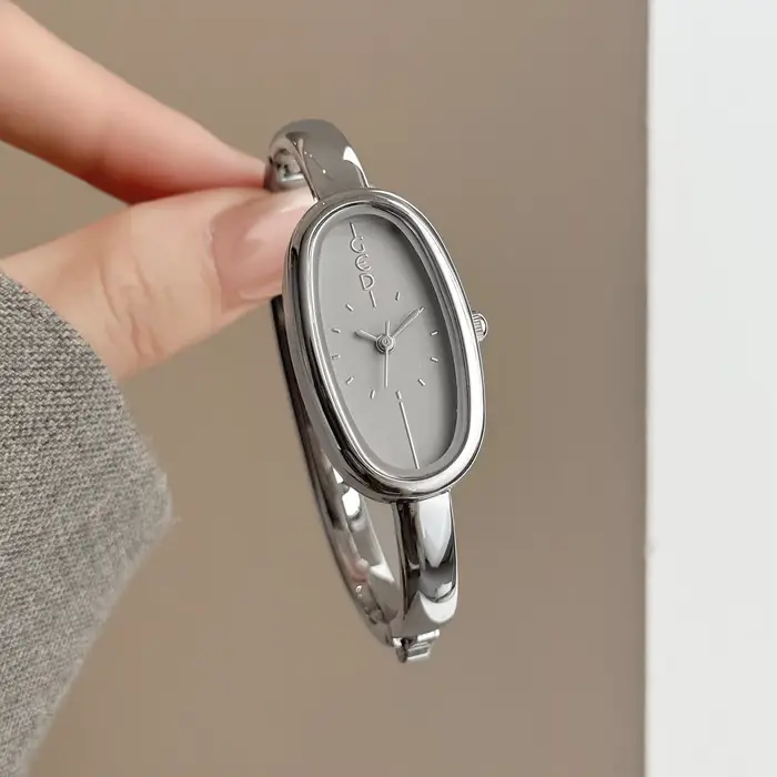Montre pour femme en argent