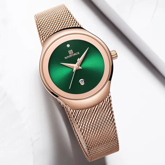 Montre-bracelet ultra fine à quartz pour femme