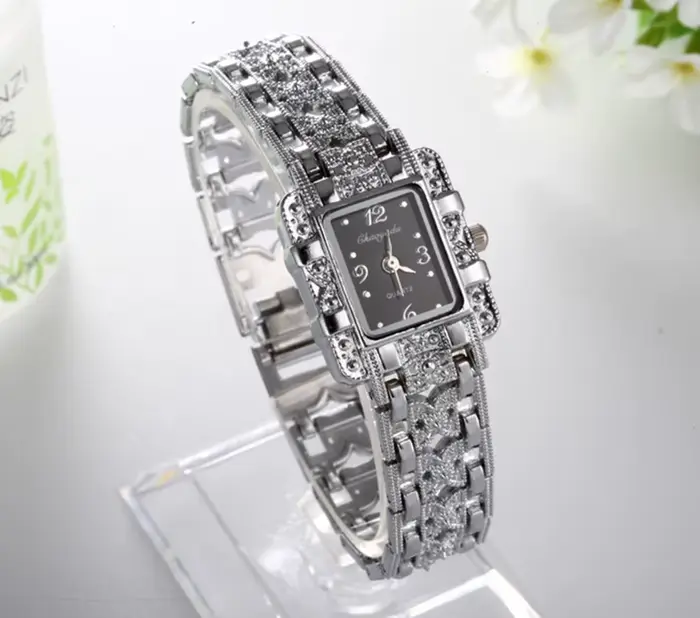 Ventes femmes Bracelet en argent montre de mode