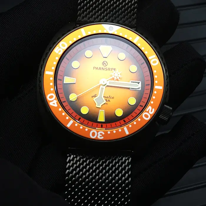 PARNSRPE Diver Orange turtlMontre mécanique automatique pour homme Cadran aseptique Verre saphir Indicateur de date Mouvement japonais NH35