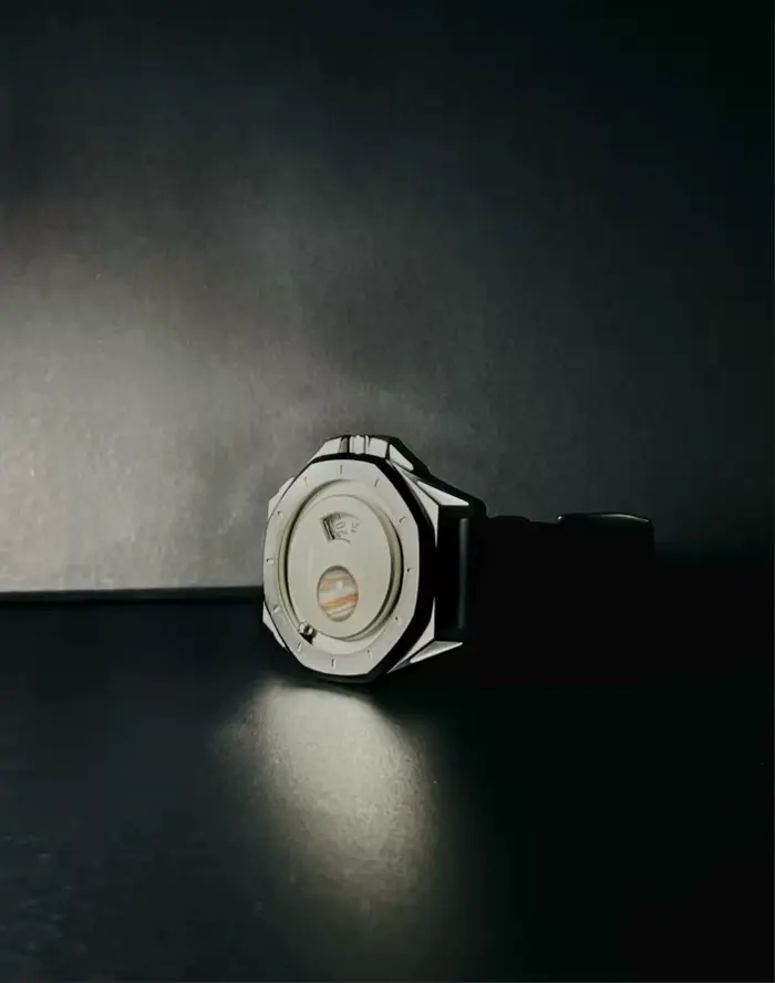 Montre à quartz pour homme Daniel Gorman Gravity Series - Cadran bleu glace Uranus, design science-fiction, montre sport avec bracelet en silicone