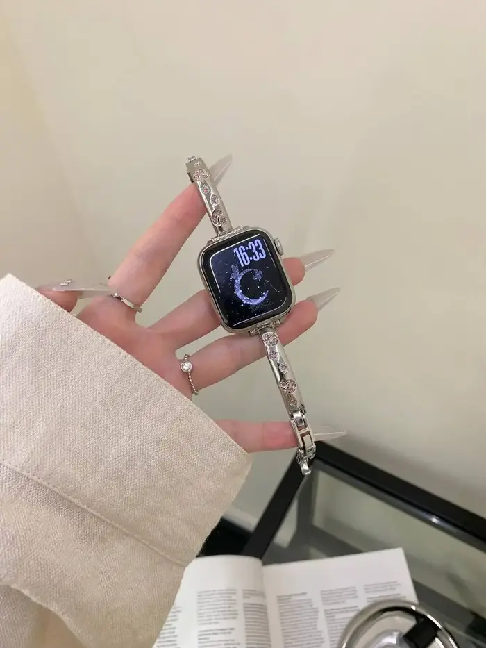 Bracelet en métal populaire pour Apple Watch Series 11/8/7/6/10 40mm 41mm 38mm 42mm 44mm 45mm 46mm