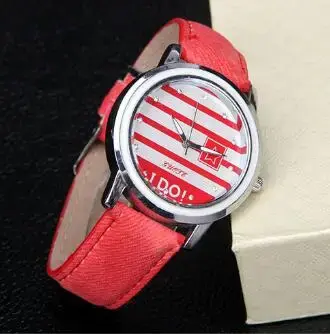 Montre à quartz décontractée en cuir pour femme