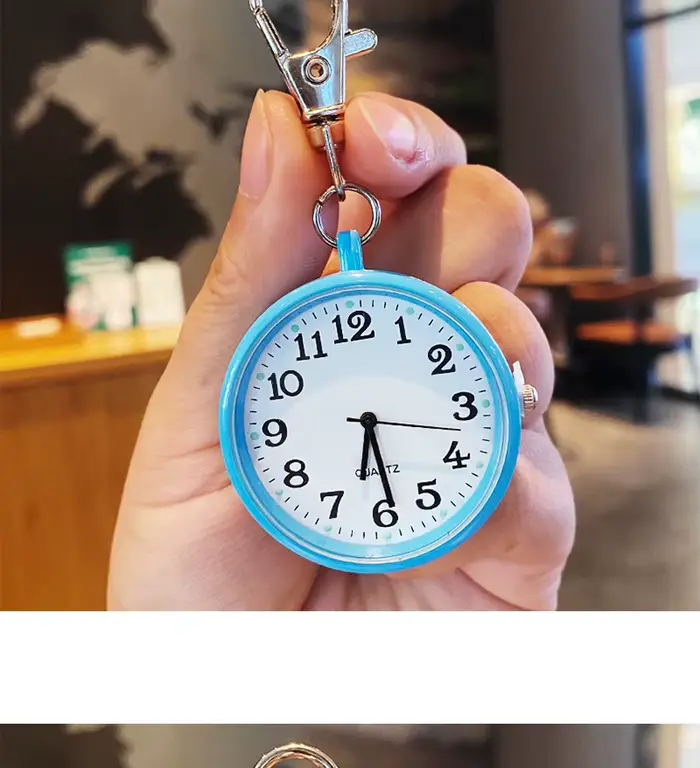 Nouvelle montre de poche à quartz mignonne et compacte avec porte-clés