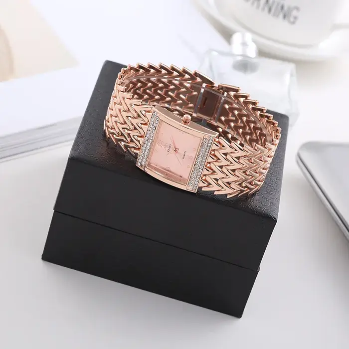 UTHAI W32 femmes mode montres à Quartz européen américain dame Bracelet montre diamants horloge fille montre-Bracelet bijoux
