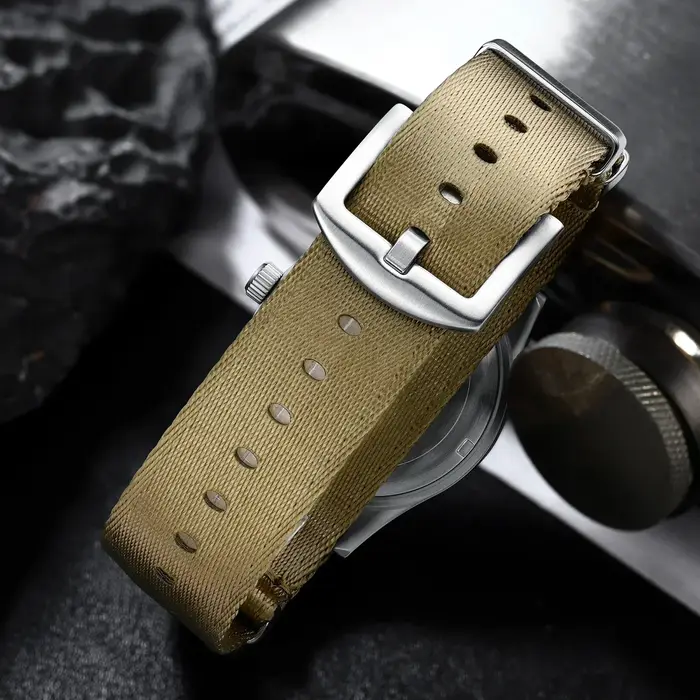Montre à Quartz VH31 pour hommes militaire robuste champ extérieur 100M étanche avec verre saphir lumineux acier