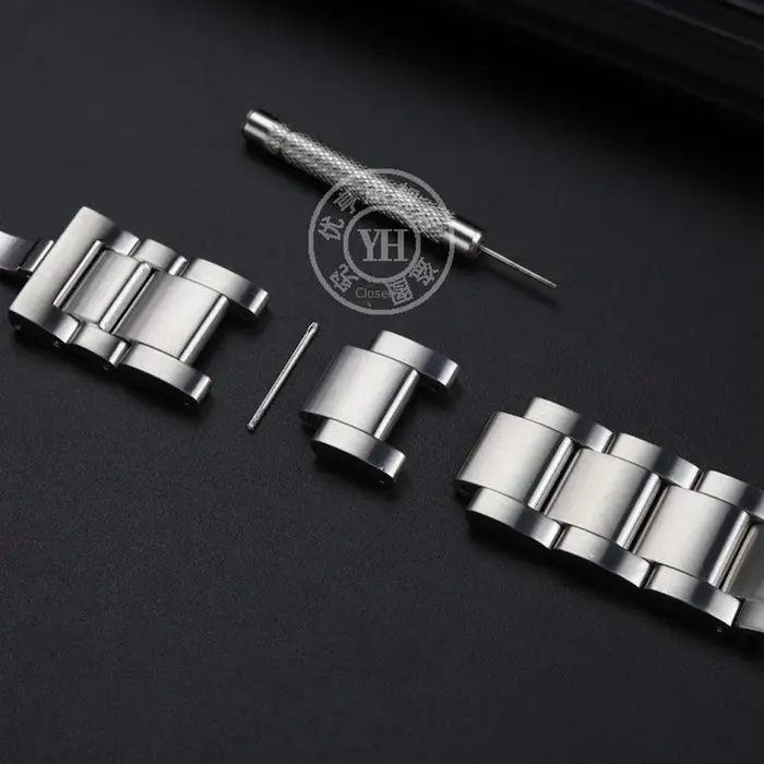 Bracelet de montre en acier à extrémité incurvée solide