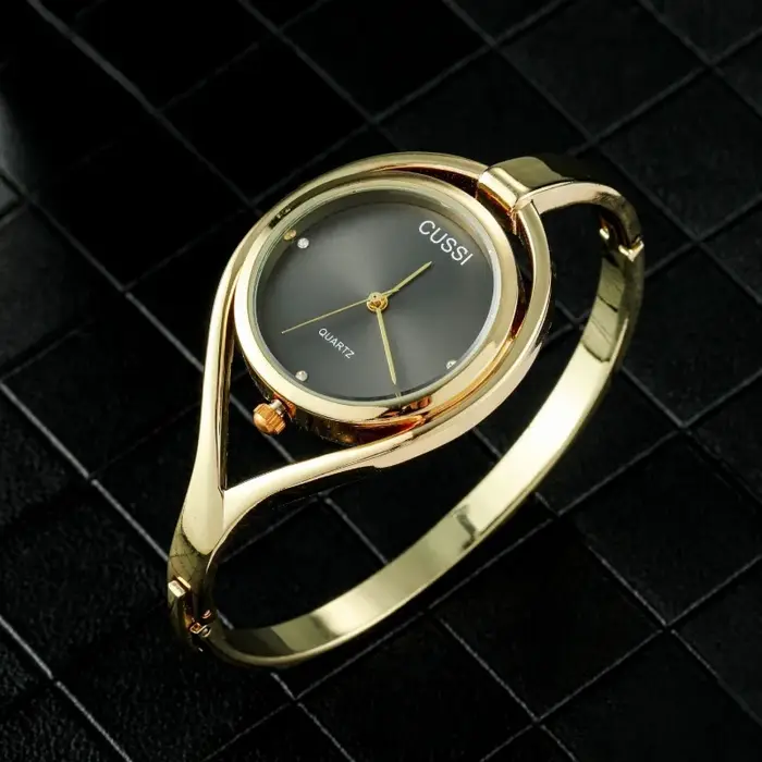 Montre-bracelet élégante pour femme, montre créative en acier inoxydable ajouré, montre à quartz simple, cadeau exquis