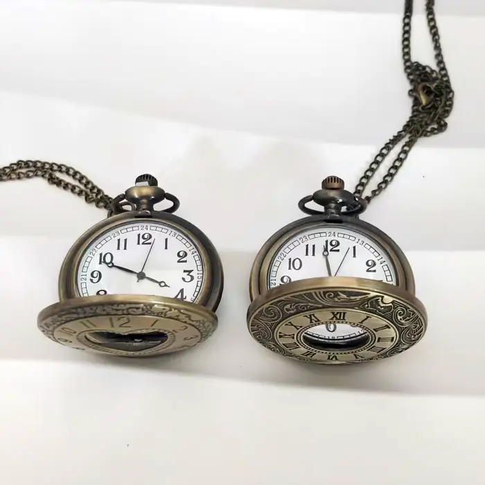 Montre de poche vintage à clapet avec chaîne