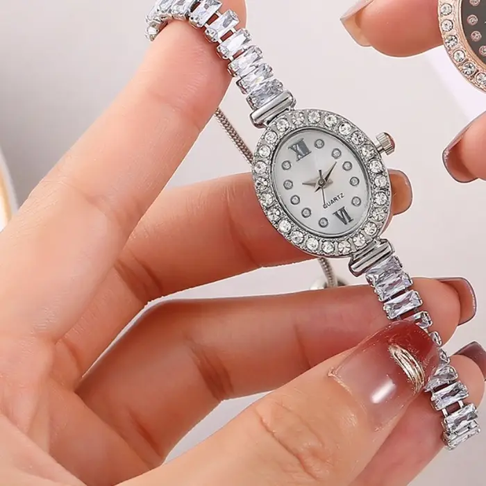 Montre de luxe en or rose avec strass pour femmes