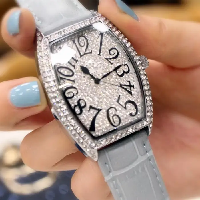 Mobangtuo hommes montre à Quartz Reloj Orologio Tonneau cadran diamant glacé Hip Hop homme horloge mâle luxe en cuir véritable montre-bracelet