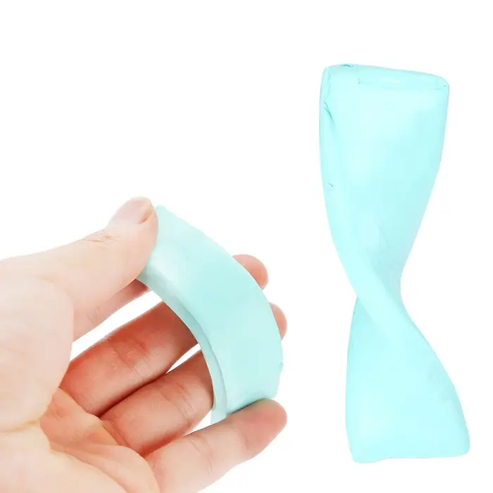 Pâte nettoyante pour mouvements de montre