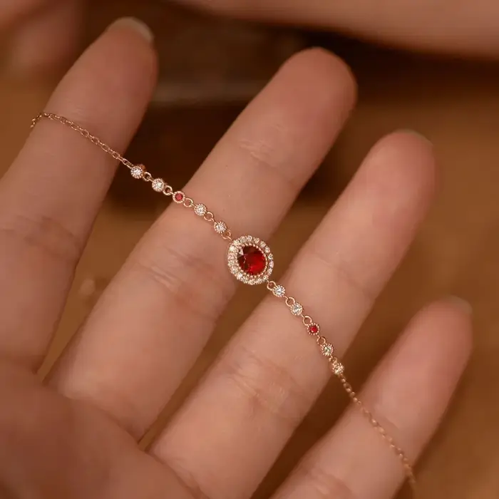 Bracelets romantiques en rubis pour femmes, bijoux de luxe légers et tendance, incrustés de diamants, rétro, haut de gamme, chaîne de bracelet en or rose, cadeau