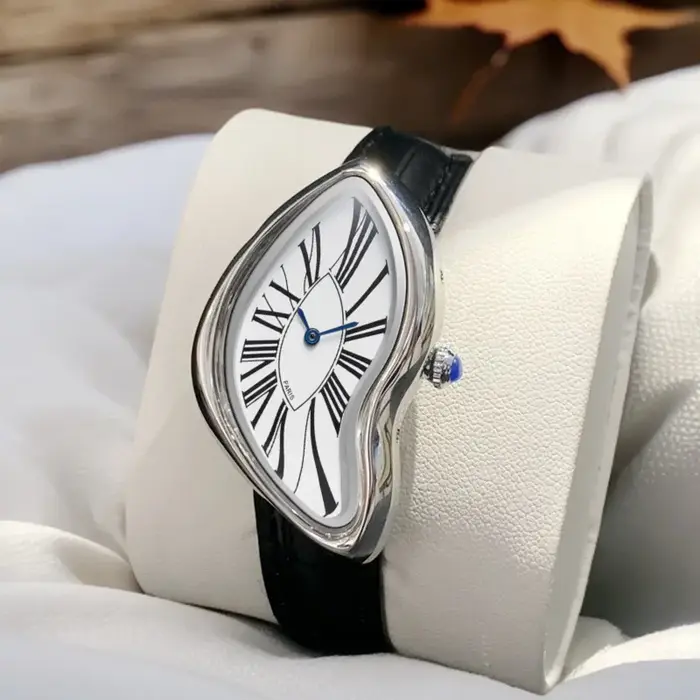 Nouvelle montre torsadée médiévale Crash Melt pour hommes bracelet en cuir de mode montres à Quartz horloge masculine Relogio Masculino livraison directe