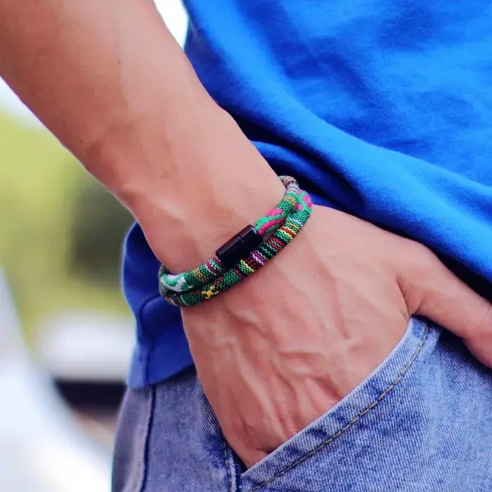 Nouveau chez les hommes bohême corde Bracelet attirer magnétique