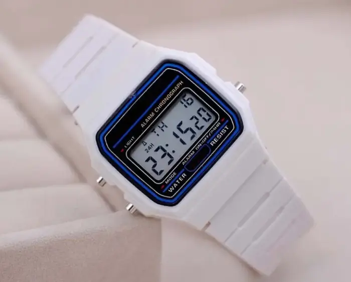 Sport LED montres numériques pour hommes Simple petit cadran carré montre électronique bracelet en Silicone mode