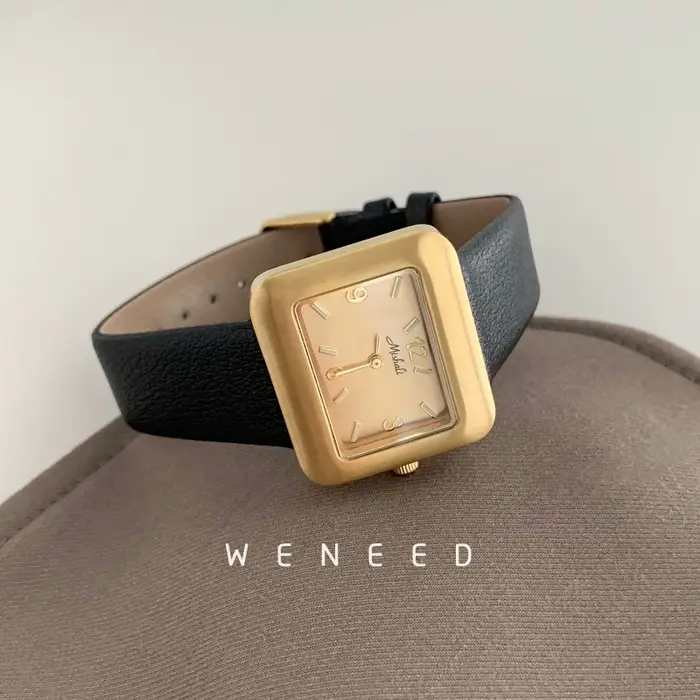 2025 nouvelle montre de mode numérique pour femme Simple carré petit cadran ceinture en cuir femmes