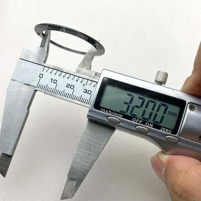 Anneau d'insertion de lunette de montre en céramique Mod 41mm x 32mm