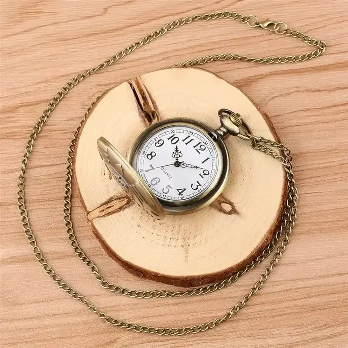 Montre de poche classique au design Macau Casion