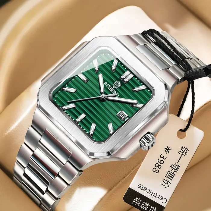 Concept de montre carrée, marque haut de gamme, authentique, sportive, atmosphérique, montre pour homme, tendance et charmante