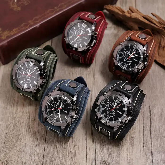 Montre punk vintage en cuir de vachette pour hommes et femmes