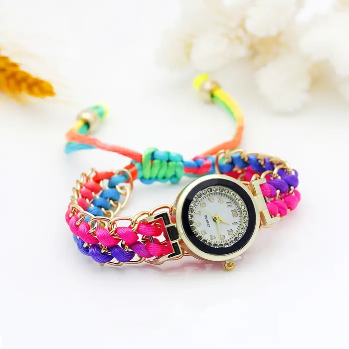 Montre habillée en or pour femmes