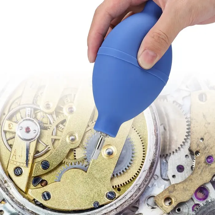 Outil de nettoyage souffleur en caoutchouc souple pour pièces de montre