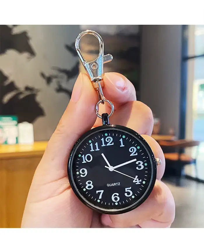 Nouvelle montre de poche à quartz mignonne et compacte avec porte-clés