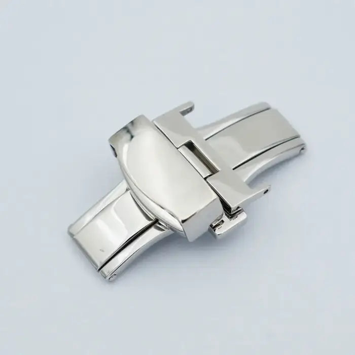 Bracelet de montre avec déploiement de papillon argenté